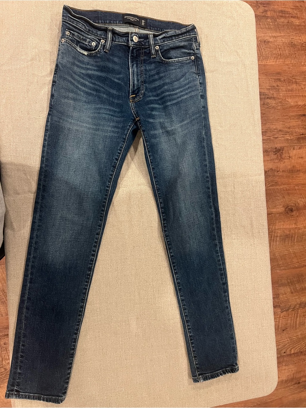 Abercrombie & Fitch Men's Slim Indigo Wash Jeans